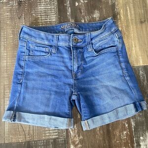 Arizona Jean Company Womens Blue Denim Roll-Cuff Shorts